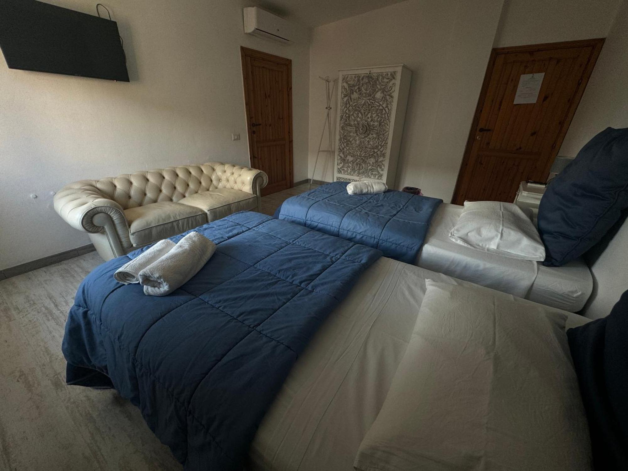 Pm 1 Via Armando Diaz Guest House Olbia Exteriör bild