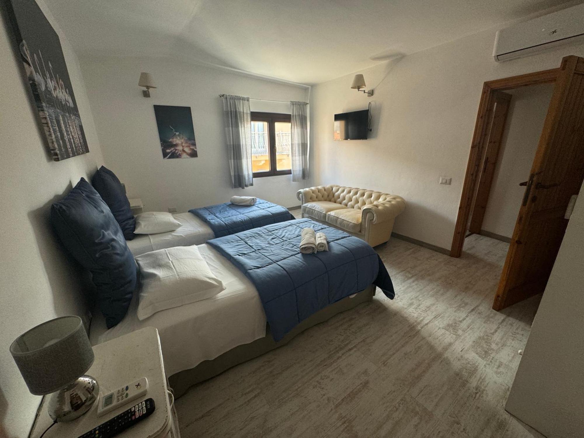 Pm 1 Via Armando Diaz Guest House Olbia Exteriör bild