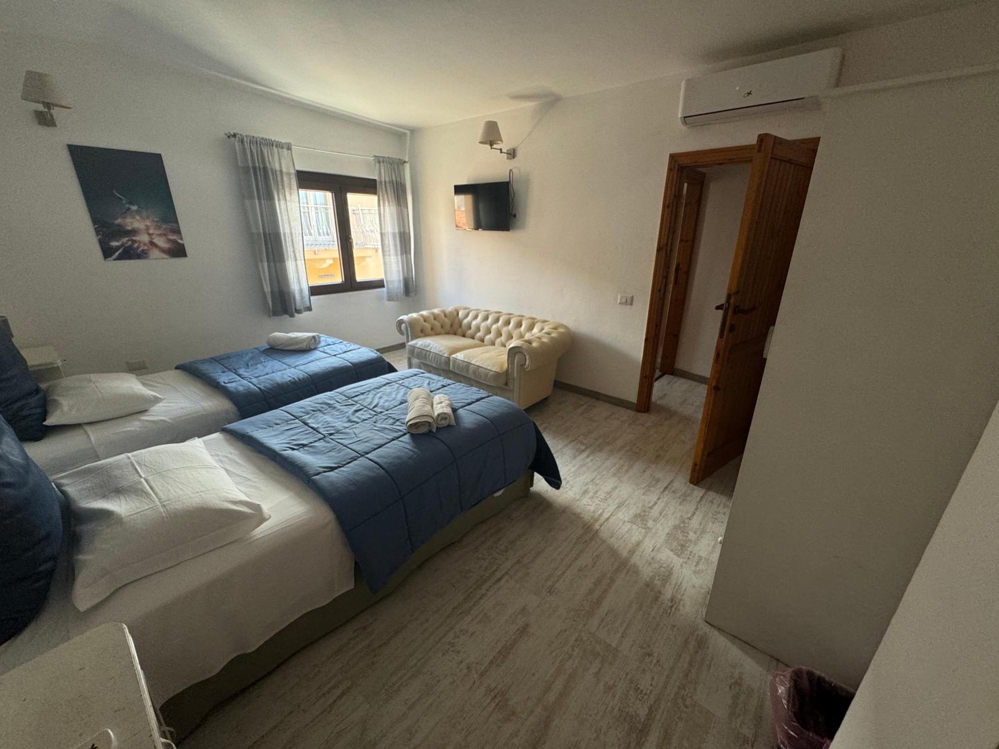 Pm 1 Via Armando Diaz Guest House Olbia Exteriör bild